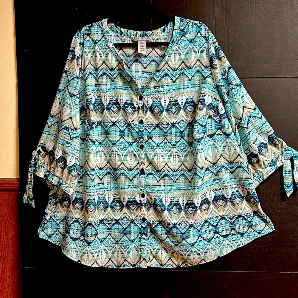 Catherines Button Up Blouse/Top Native American Print Design Size 2X (22/24)